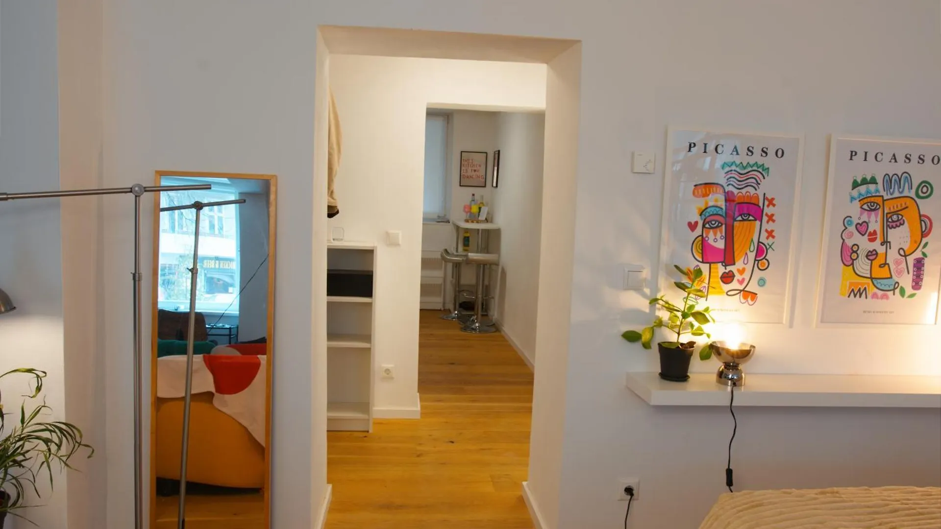 Studio 27 Berlín 0*,  Alemania